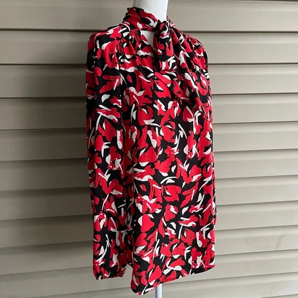 •The Limited• Abstract Popover Blouse with Bow - Size 3X - Picture 4 of 8